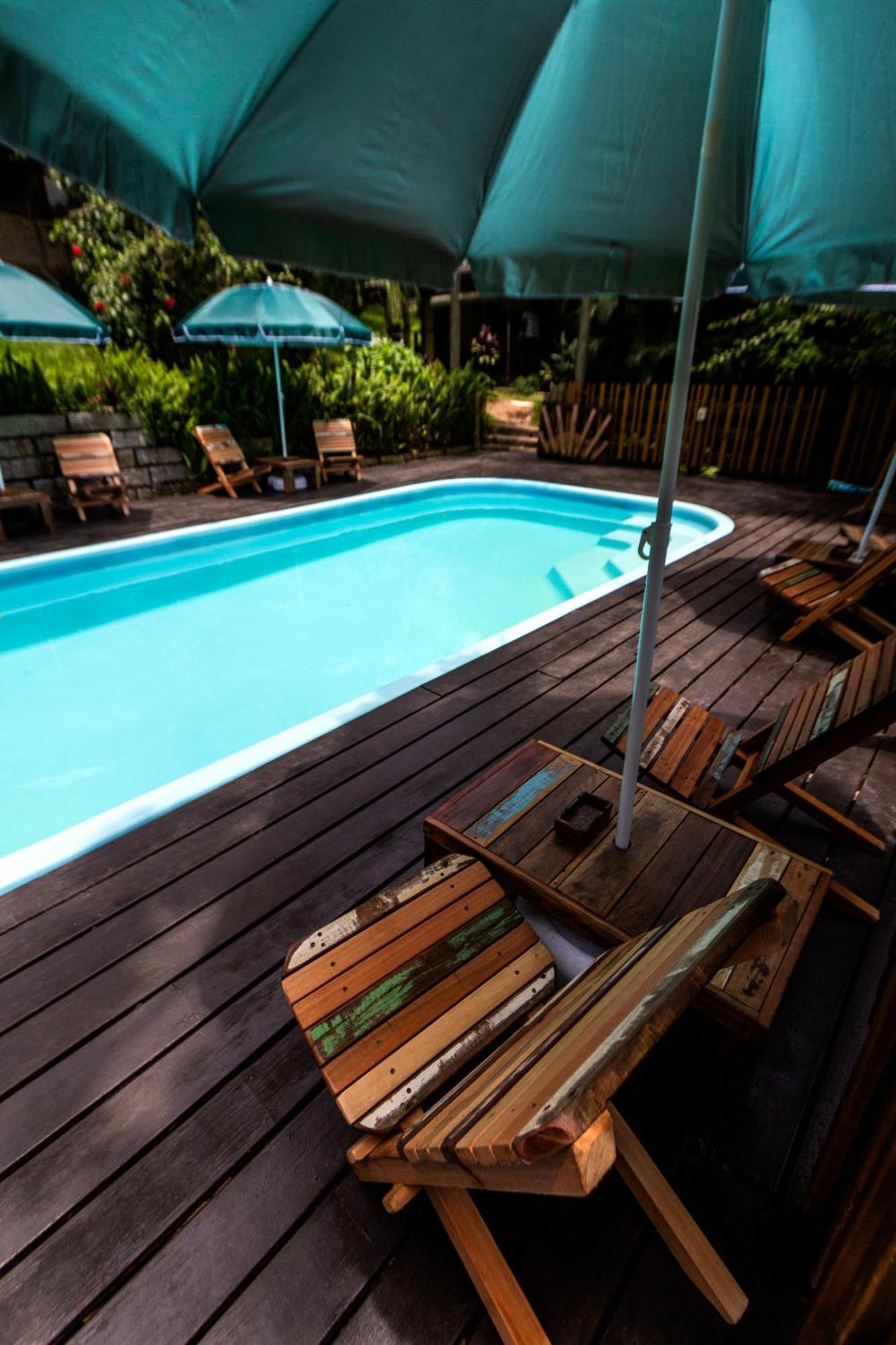 Paraiso Hostel Praia Do Rosa 旅馆 *